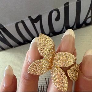 SEGRETI Flower Ring 18k gold $6,000